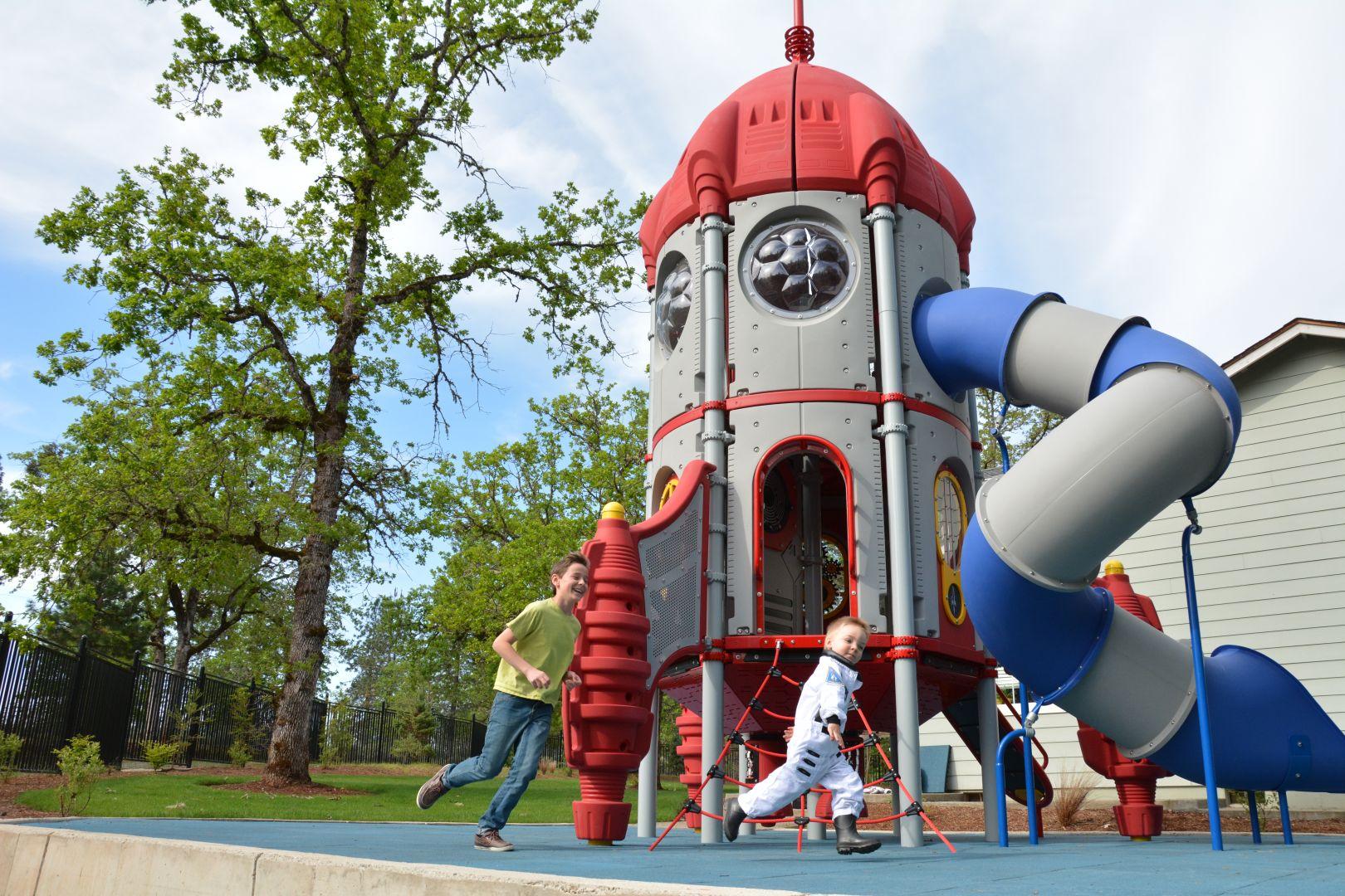 מתקני משחקים | פרויקט פארק רמת כרמים אשקלון | מתקן מגלשות וטיפוס מונגש | מתקני שעשוע